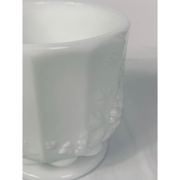 Vintage Westmoreland Paneled Grape Milk Glass Sugar Bowl - Picture 3 of 8
